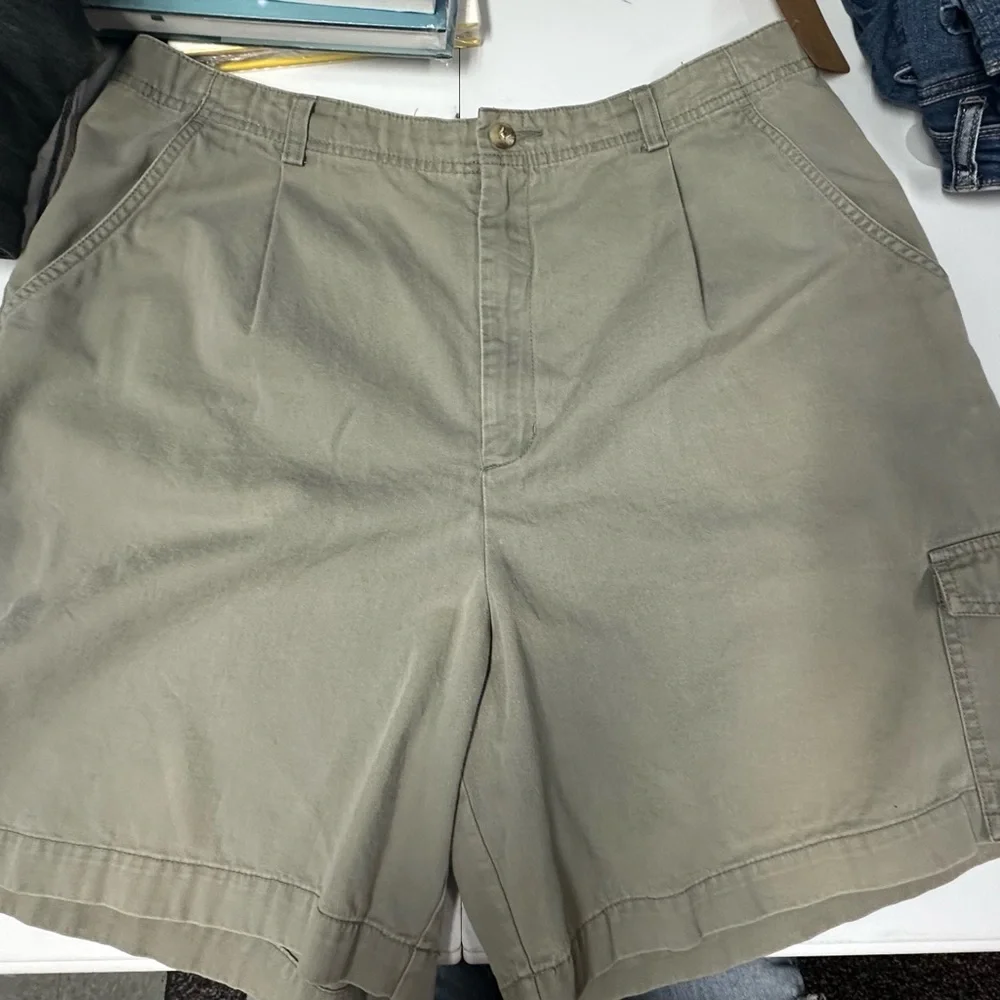 Eddie Bauer Tan Cargo Shorts Relaxed Fit